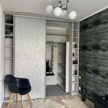 Your Place In - Newly Renovated! Talin