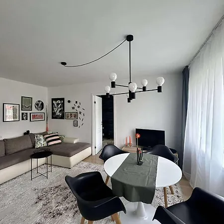 Your Place In - Newly Renovated! Lägenhet